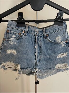 Women's Levi’s Vintage Distressed Denim Cut off Shorts - Light Blue